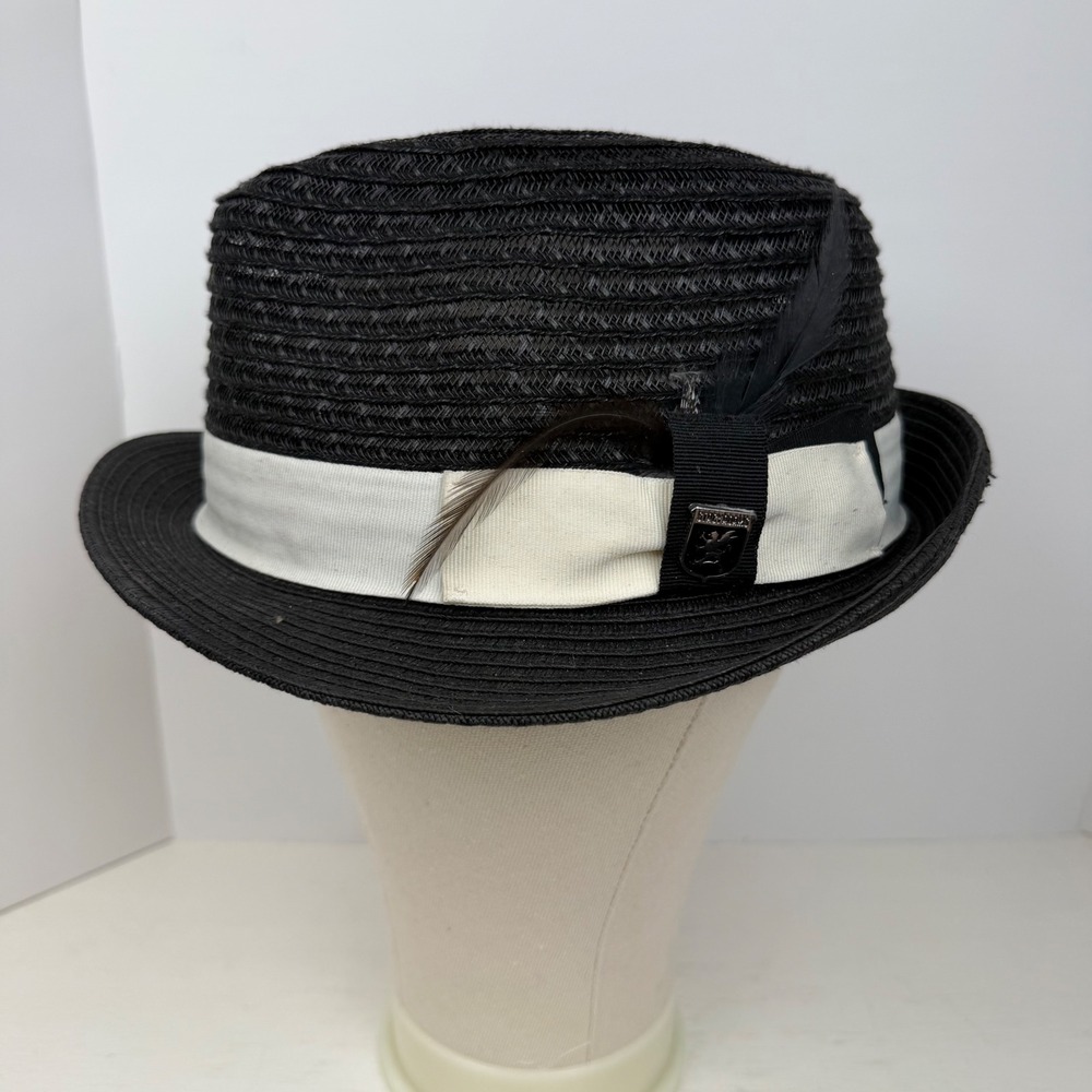 Stacy Adams Mens Black Straw Fedora Hat Feather Crest Logo White Band